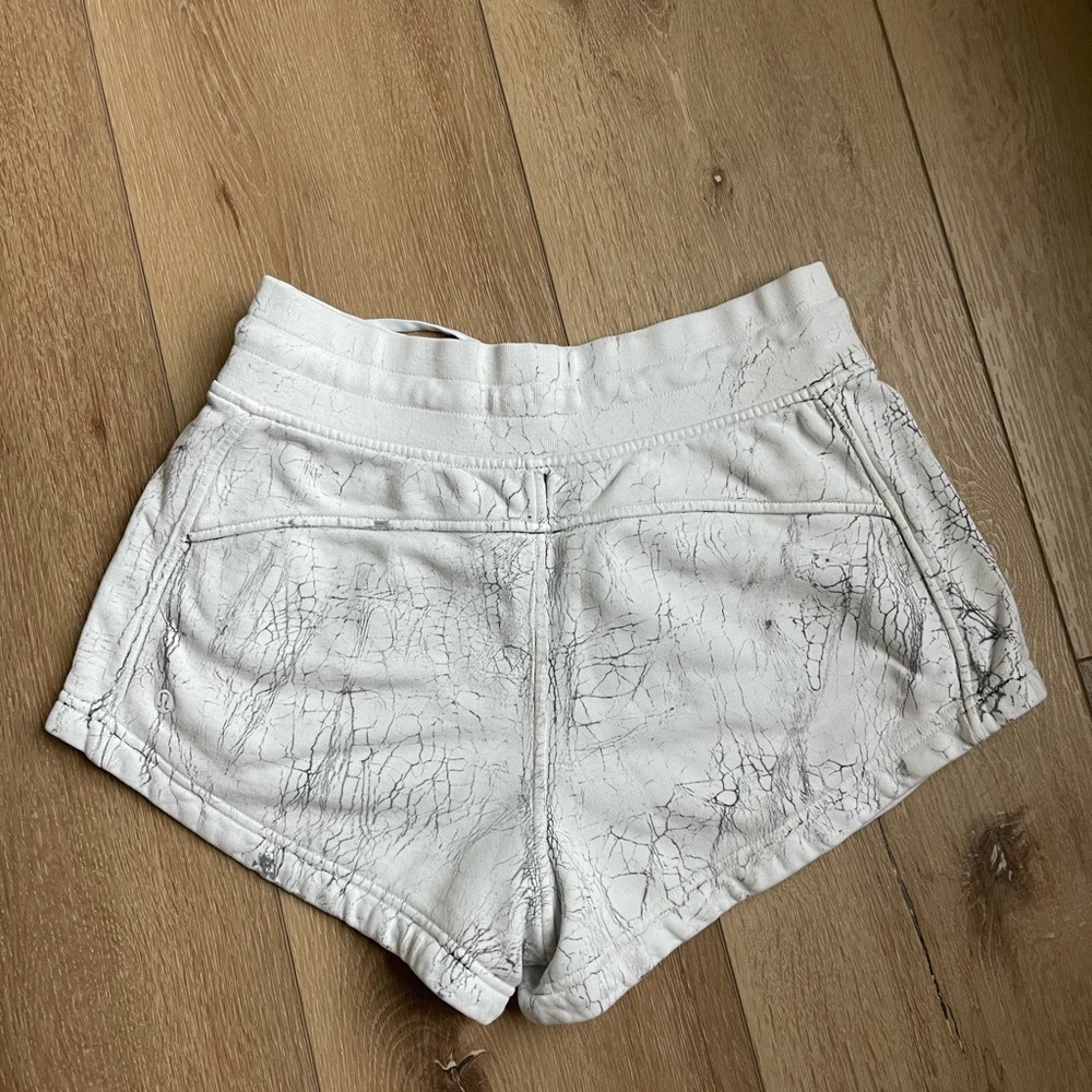 Lululemon Patterned Drawstring Shorts - Picture 3 of 5
